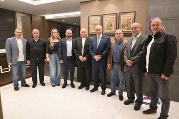 مخزومي استقبل وفود التعليم وناقش تطوير حقوقهم وتعزيز دورهم