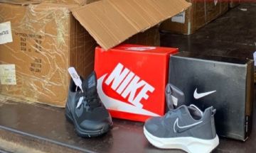 توقيف بيك اب محمل بالاحذية الاجنبية المهربة