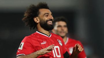 صلاح يسعى لتفادي الخلاف بين الريدز ومنتخب الفراعنة صلاح يسعى لتفادي الخلاف بين الريدز ومنتخب الفراعنة