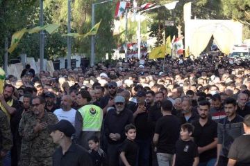 تشييع مهيب للشهيد المجاهد كامل رضا قرنبش في بلدة زوطر الشرقية جنوب لبنان