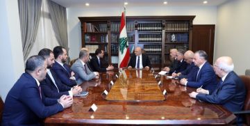 الرئيس عون تبلغ تسليم الوفد الليبي ملف التحقيق الكامل في قضية تغييب الامام الصدر ورحب بكل ما من شأنه المساعدة في التحقيقات الجارية في هذه القضية