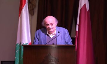 جنبلاط يحيي الموقف الوطني لقائد الجيش