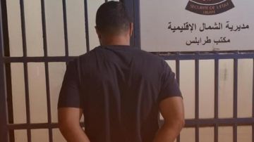 جوازات سفر مزورة... وأسلحة حربية جوازات سفر مزورة... وأسلحة حربية