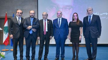 تكريم الشاعر موسى زغيب بوسام الاستحقاق اللبناني الفضي تكريم الشاعر موسى زغيب بوسام الاستحقاق اللبناني الفضي