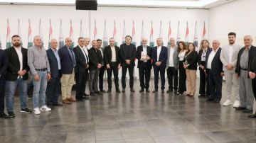 جعجع التقى وفدا من بلدية دير دوريت وآخر من عبيه - عين درافيل