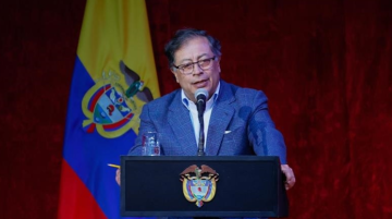 الرئيس الكولومبي يعلق تبادل المعلومات الاستخباراتية مع الولايات المتحدة بعد الضربات في الكاريبي