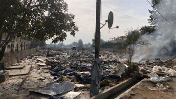 تمهيدا للإخلاء الكامل... تفكيك مخيم للنازحين على ضفاف نهر الليطاني!