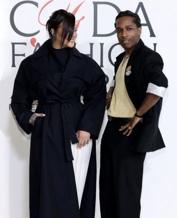 ريهانا تخطف الأضواء في عودتها إلى السجادة الحمراء بحفل CFDA 2025 بإطلالة من Ala a ريهانا تخطف الأضواء في عودتها إلى السجادة الحمراء بحفل CFDA 2025 بإطلالة من Ala a