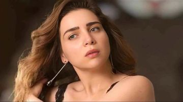 لم تستطع حبس دموعها.. مي عز الدين تبكي في عقد قرانها إليكم السبب (صور)