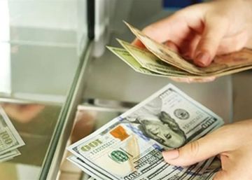 إجراءات المركزي تربك شركات تحويل الأموال: هل تنشط عمليات نقل الأموال نقدا؟ إجراءات المركزي تربك شركات تحويل الأموال: هل تنشط عمليات نقل الأموال نقدا؟