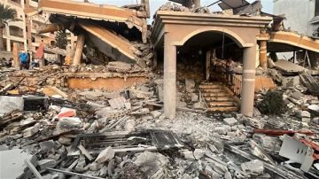 الجيش يضرب طوقا أمنيا حول المكان المستهدف في طيردبا.. ويبعد المواطنين! الجيش يضرب طوقا أمنيا حول المكان المستهدف في طيردبا.. ويبعد المواطنين!