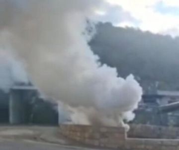 النشرة: القوات الإسرائيلية تلقي قنبلة دخانية باتجاه ساحة العين في العديسة النشرة: القوات الإسرائيلية تلقي قنبلة دخانية باتجاه ساحة العين في العديسة