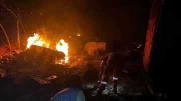 بالصور: نتيجة ماس كهربائي... احتراق خيمة للنازحين