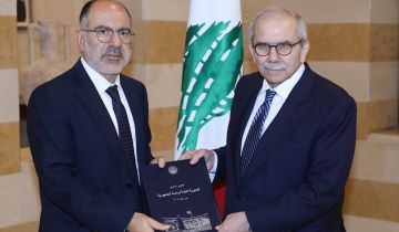 سلام تسلم من شقير التقرير السنوي لمديرية الرئاسة سلام تسلم من شقير التقرير السنوي لمديرية الرئاسة