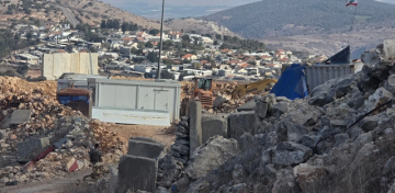 العدو يستولي على 4000 متر من أراضي يارون