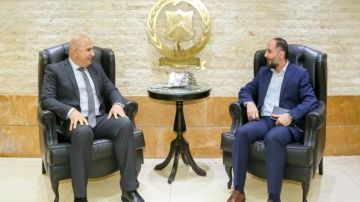 خريش عرض مع أبو حمدان لسبل دعم مراكز الدفاع المدني واستقبل الخولي