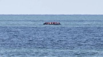 ماليزيا: إنقاذ 10 أشخاص بعد غرق قارب قرب الحدود مع تايلند