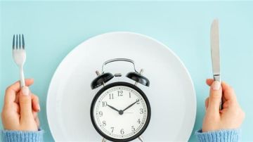هل يؤثر الصيام المتقطع على قوة العقل؟ دراسة تحسم الجدل