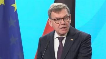 وزير خارجية ألمانيا: ما تقوم به إسرائيل ضد حزب الله يدخل ضمن نطاق الدفاع المشروع عن النفس وزير خارجية ألمانيا: ما تقوم به إسرائيل ضد حزب الله يدخل ضمن نطاق الدفاع المشروع عن النفس