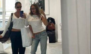 ابنتا عمرو دياب تستمتعان بوقتهما مع الأصدقاء (صور)