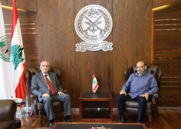 وزير الدفاع بحث مع يعقوب الصراف الأوضاع العامة والتحديات الأمنية والاقتصادية