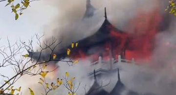 زيارة وبخور وشموع ثم كارثة معبد صيني يشتعل بسبب خطأ سائح