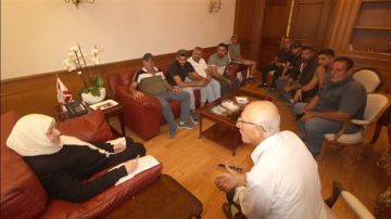 بهية الحريري تستقبل وفودا بلدية ونقابية وتتابع قضايا سائقي الشاحنات في صيدا بهية الحريري تستقبل وفودا بلدية ونقابية وتتابع قضايا سائقي الشاحنات في صيدا