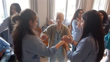 طلاب مدرسة الفرير - المريجة زاروا دار الرعاية الماروني: تعايش وعطاء طلاب مدرسة الفرير - المريجة زاروا دار الرعاية الماروني: تعايش وعطاء