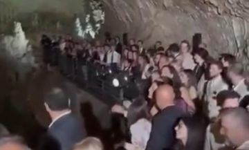 حفل عرس في مغارة جعيتا يتسبب بردود فعل غاضبة على مواقع التواصل..شاهدوا حفل عرس في مغارة جعيتا يتسبب بردود فعل غاضبة على مواقع التواصل..شاهدوا