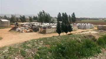مخيمات النازحين السوريين في لبنان حولت نهر الليطاني الى مجرور كبير للصرف الصحي مخيمات النازحين السوريين في لبنان حولت نهر الليطاني الى مجرور كبير للصرف الصحي