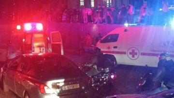 حادث سير مروع بين آلية عسكرية وسيارة مدنية... وإصابة جنود من الجيش!