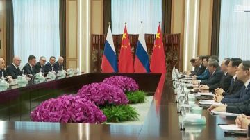 رئيس الوزراء الروسي خلال اجتماع مع نظيره الصيني: العلاقات بين روسيا والصين في أعلى مستوى لها