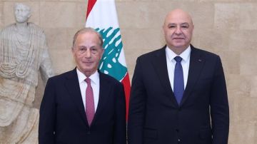 مع تحيات ترامب... الرئيس عون يتسلم أوراق السفير الأميركي الجديد مع تحيات ترامب... الرئيس عون يتسلم أوراق السفير الأميركي الجديد