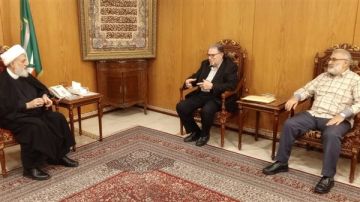 الخطيب يستقبل وفد قبس لبحث حفظ وترميم المعالم الدينية المتضررة الخطيب يستقبل وفد قبس لبحث حفظ وترميم المعالم الدينية المتضررة