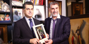 لمناسبة تغطية زيارة البابا: الوزير مرقص يزور تيلي لوميار ومريم TV في إطار جولاته الاعلامية