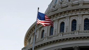 الإغلاق الحكومي الأميركي الأطول قد ينتهي بعد ان اجتاز عقبة مجلس الشيوخ الإغلاق الحكومي الأميركي الأطول قد ينتهي بعد ان اجتاز عقبة مجلس الشيوخ