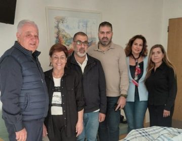 وفد من التيار يزور الفنان القدير إحسان صادق في المستشفى