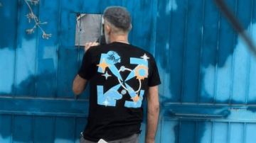 رعب أمام مدرسة.. مسلح يحاول اقتحامها