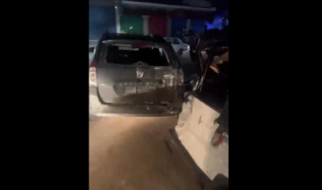 النشرة: جرحى نتيجة حادث سير على طريق المصنع بين سيارة للجمارك وتوك توك