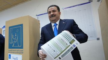 انطلاق الانتخابات البرلمانية العراقية.. ورئيس الوزراء يؤكد الالتزام بالمسار الديمقراطي