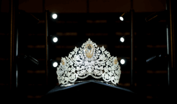 تعاني من كسور بعد سقوطها عن المسرح.. ملكة جمال تتدهور صحتها أكثر