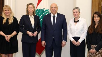 التزام بحصر السلاح... وما أبلغه عون لوفد أوروبي