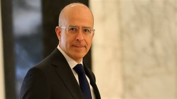 تعمل من دون كادر بشري ثابت... وزير التنمية الإدارية يكشف واقع وزارة التنمية وخططها تعمل من دون كادر بشري ثابت... وزير التنمية الإدارية يكشف واقع وزارة التنمية وخططها