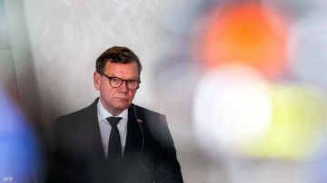 عطل طائرة يربك زيارة وزير خارجية ألمانيا إلى كولومبيا عطل طائرة يربك زيارة وزير خارجية ألمانيا إلى كولومبيا