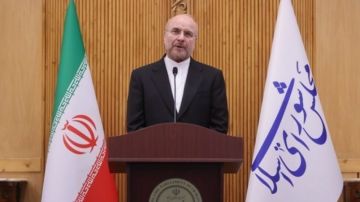 قاليباف يصل إسلام آباد لإجراء محادثات مع كبار المسؤولين الباكستانيين قاليباف يصل إسلام آباد لإجراء محادثات مع كبار المسؤولين الباكستانيين