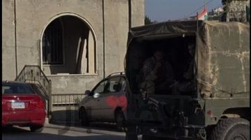 بالصور: لطمأنة الأهالي بعد التهديد... لا يزال الجيش اللبناني و اليونيفيل ينتشران في بيت ليف