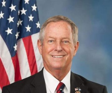 بعد اتصاله بسجناء رومية.. رسالة من عضو كونغرس اميركي الى لبنان بعد اتصاله بسجناء رومية.. رسالة من عضو كونغرس اميركي الى لبنان