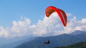 حظر الطيران الشراعي لثلاثة أيام تزامنا مع زيارة البابا حظر الطيران الشراعي لثلاثة أيام تزامنا مع زيارة البابا