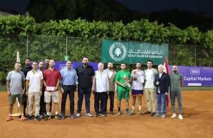 محمد عطايا بطل تنس نادي الغولف للمخضرمين