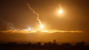 قنابل مضيئة فوق يارون وحدب يارون